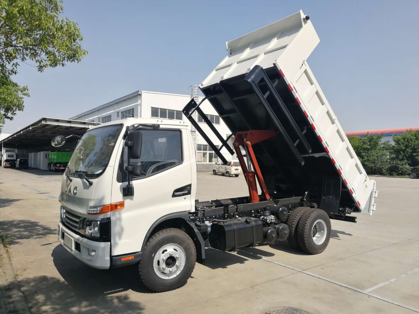 JAC თვითმცლელი E50CS