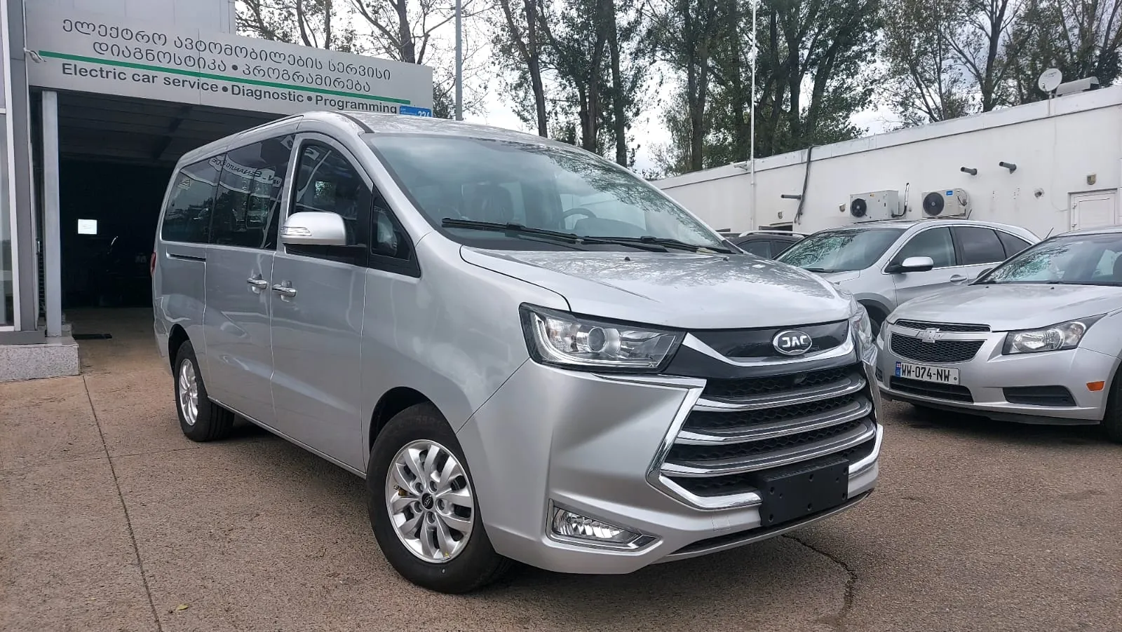 JAC M4 11 seats