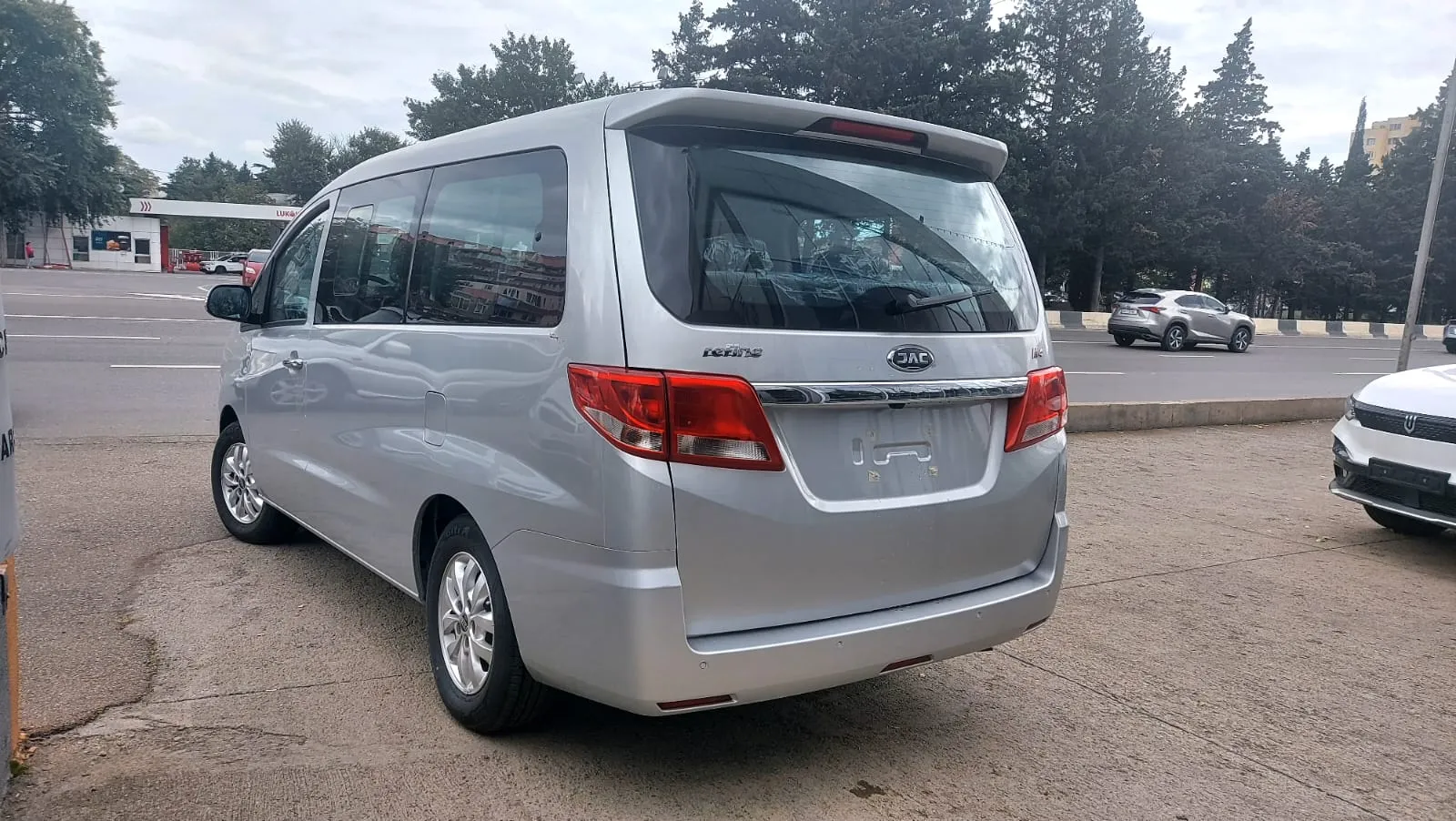 JAC M4 11 seats