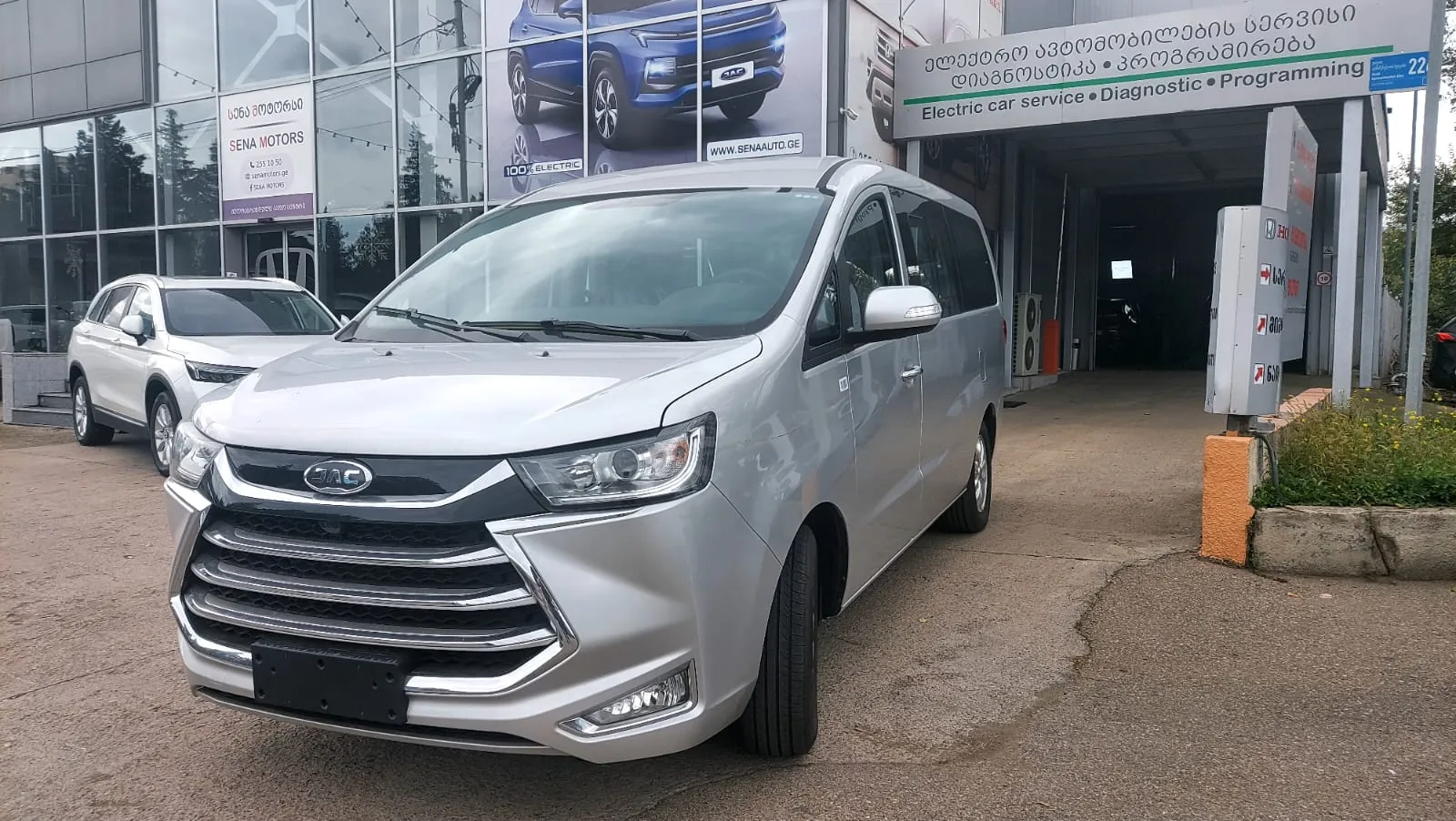 JAC M4 11 seats