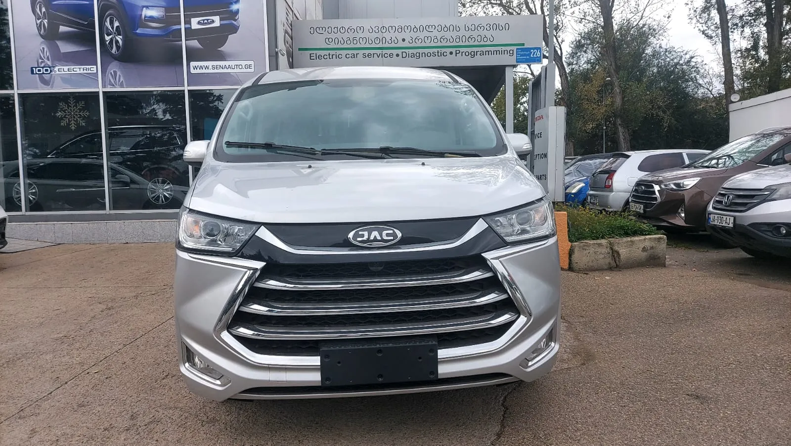 JAC M4 11 seats