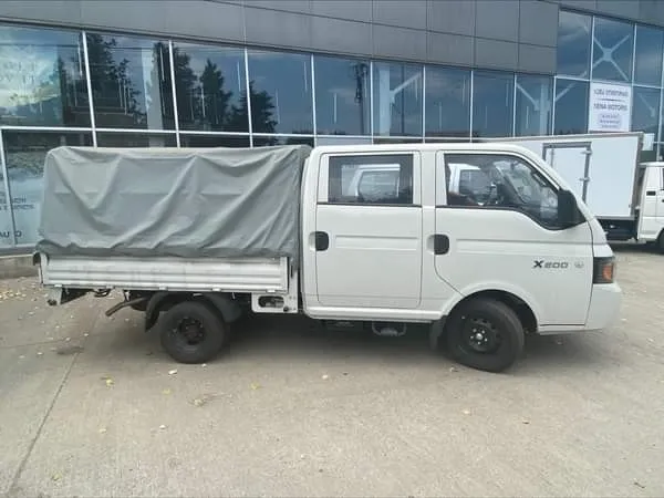 X200 double cabin
