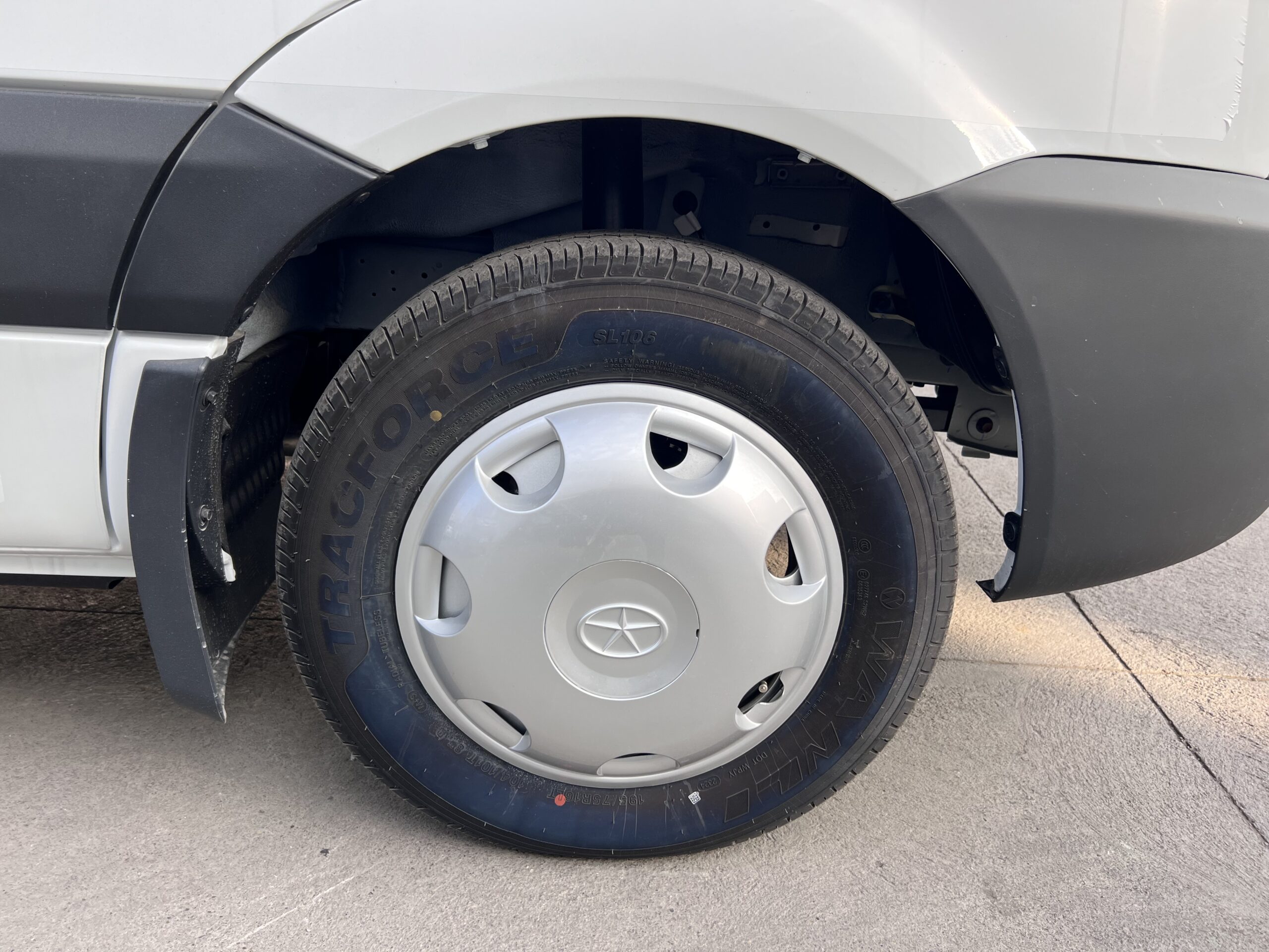 JAC SUNRAY 17+1 SEATS