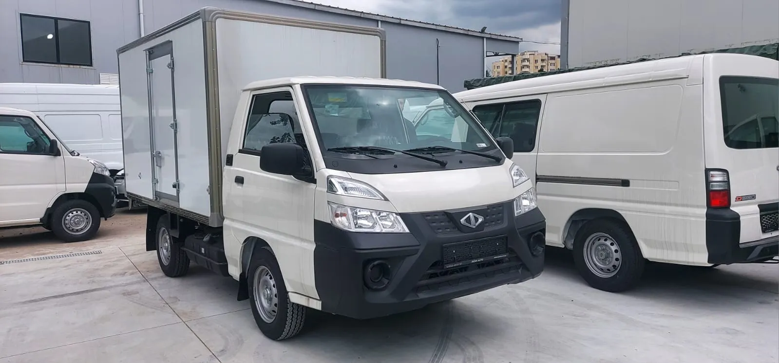 CMC/ MITSUBISHI D270 BOX
