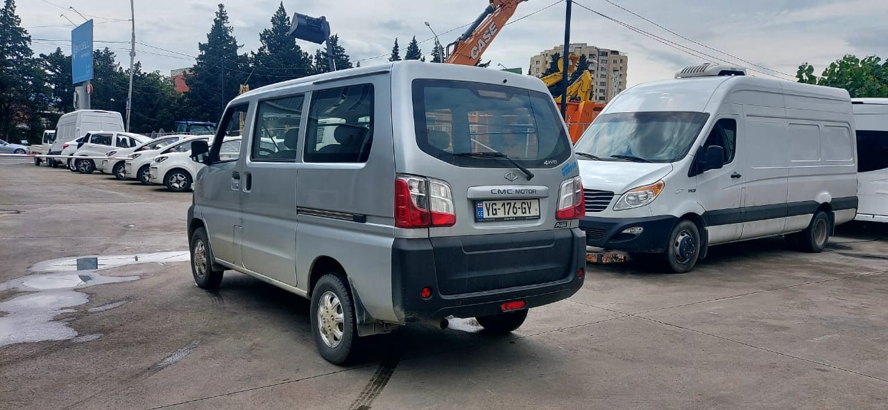 CMC/ MITSUBISHI SUPER VERYCA VAN 4X4