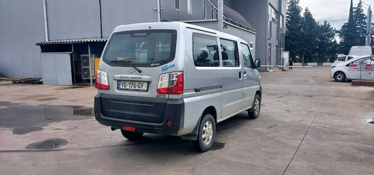 CMC/ MITSUBISHI SUPER VERYCA VAN 4X4