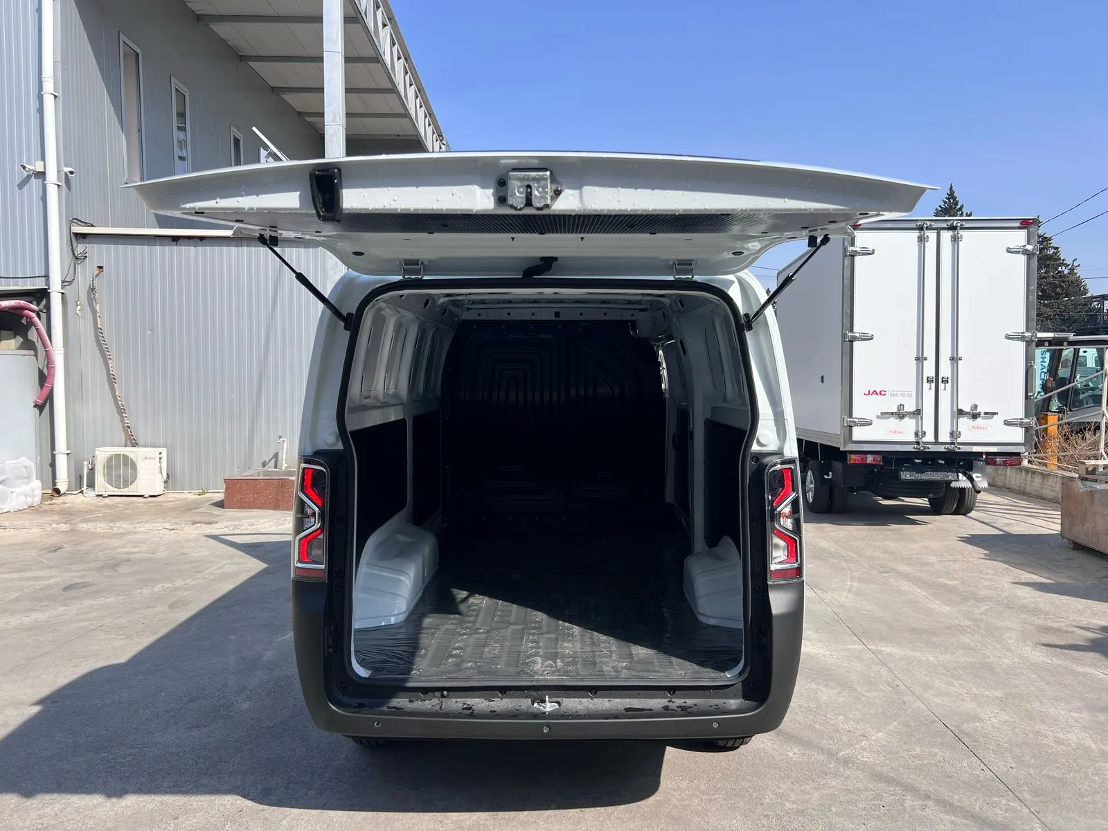 SENA EV300 VAN CARGO