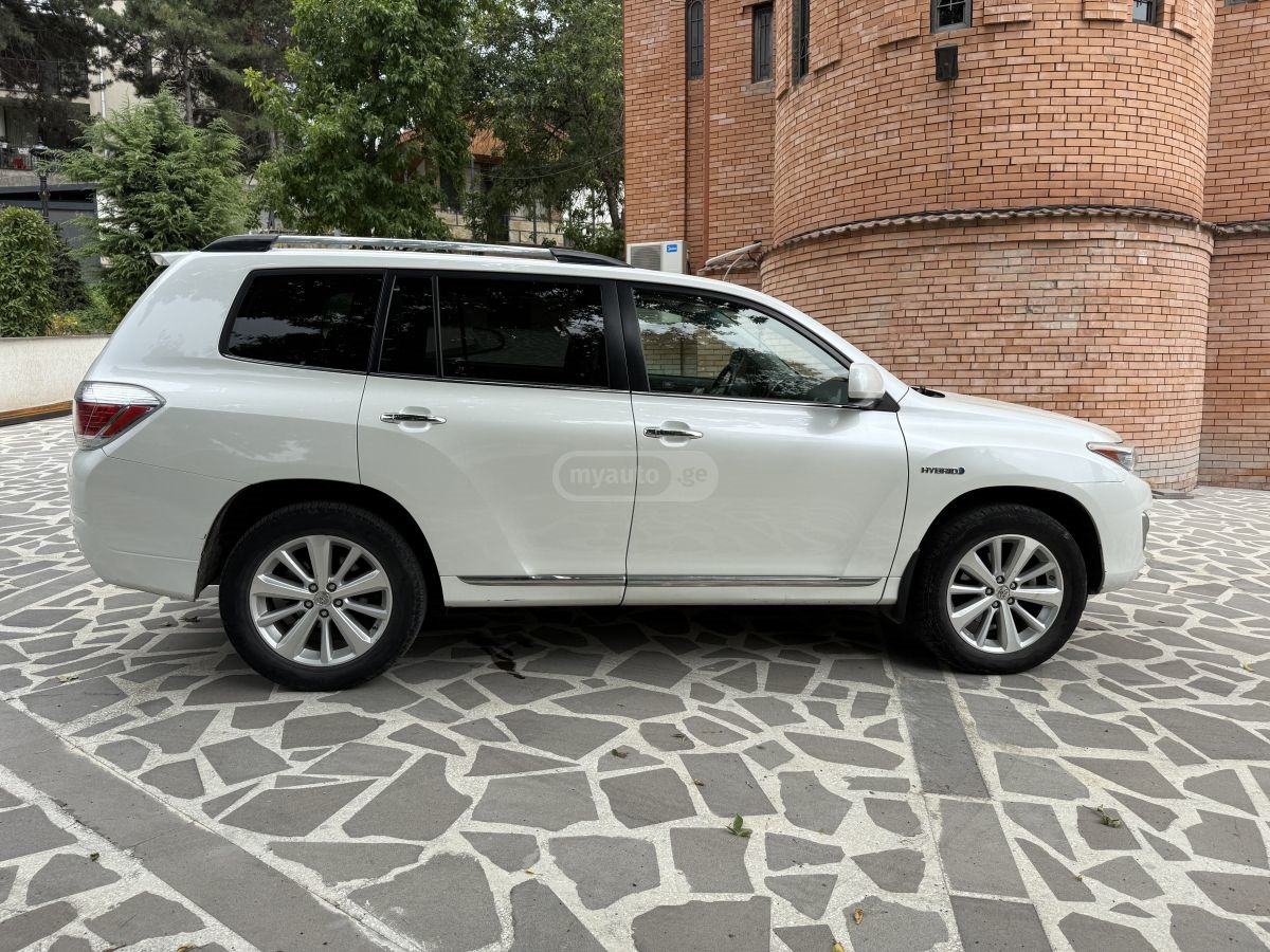 TOYOTA Highlander hybrid limited